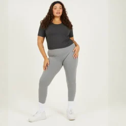 Womens Plus Size Cropped Round Neck T-shirt