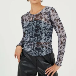 Womens Printed Mesh Long Sleeve T-Shirt