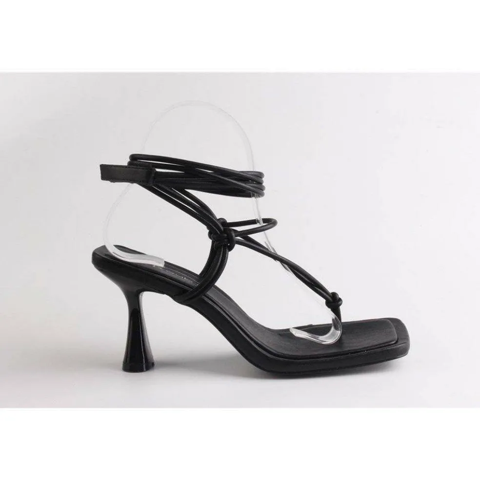 Women's Strappy Kitten Heeled Sandal with Ankle Strap